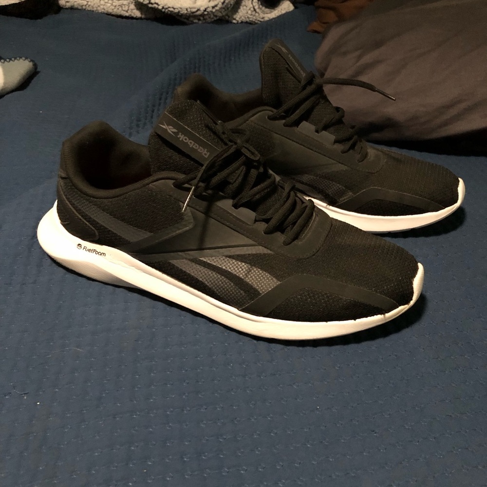 Reebok men’s fuel foam running shoes excellent condition